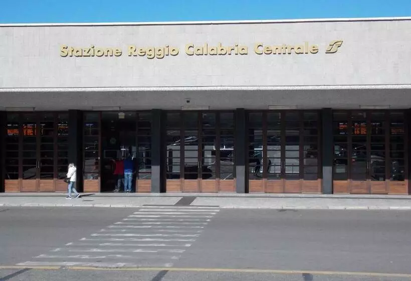 تختخواب و صبحانه Central Palace