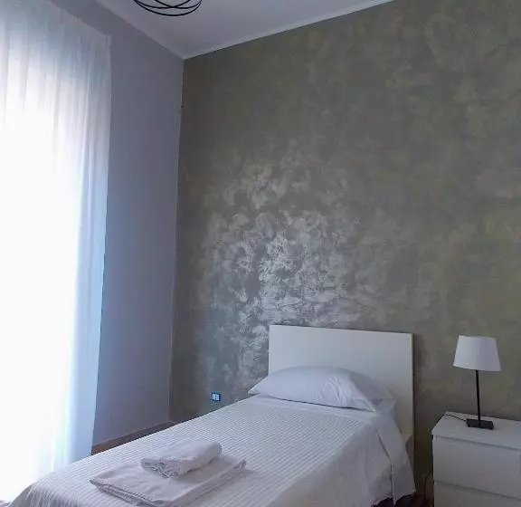 تختخواب و صبحانه Central Palace