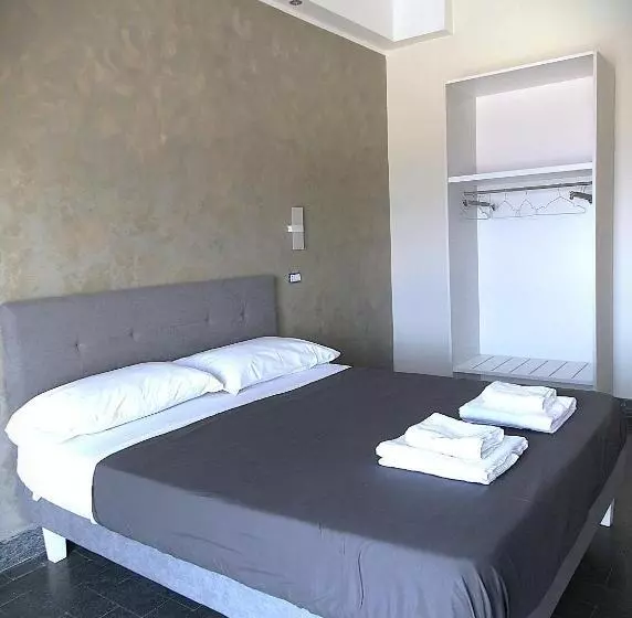 تختخواب و صبحانه Central Palace