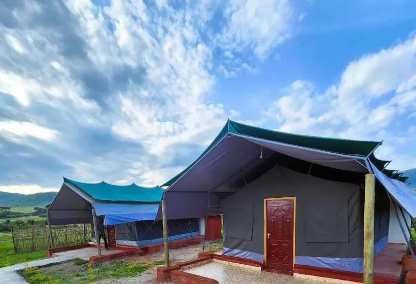 Endeem Mara Resort