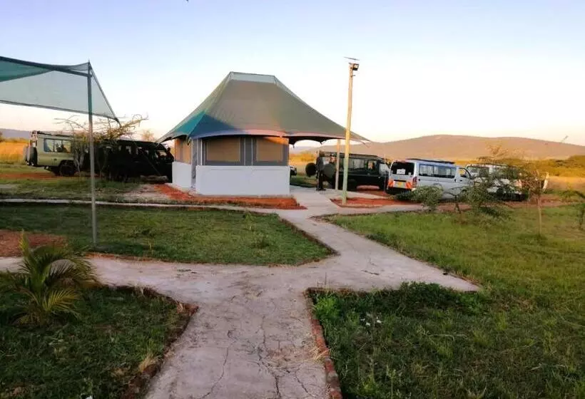 Endeem Mara Resort