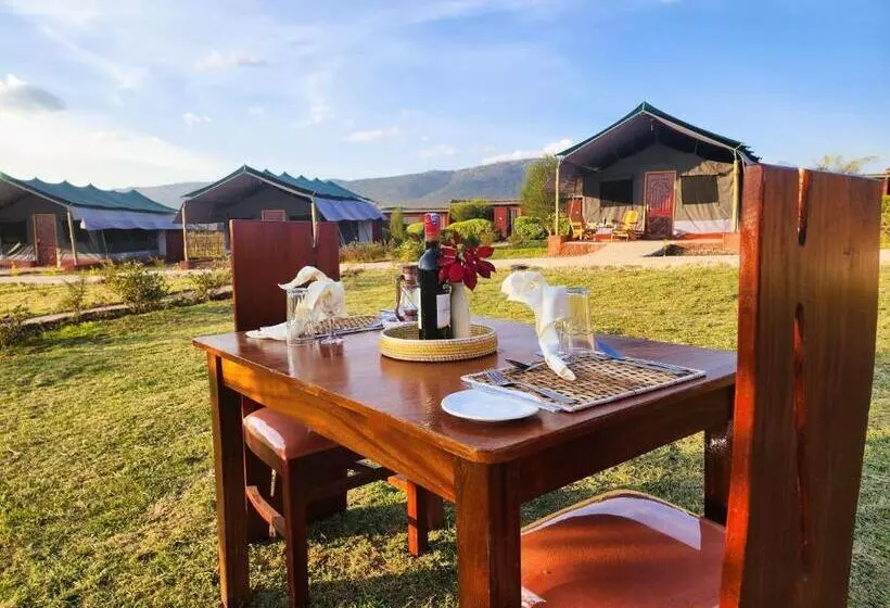 Endeem Mara Resort