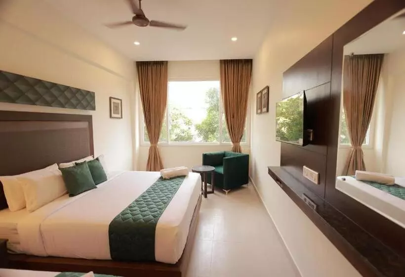 Hotelli Aavudai Grand