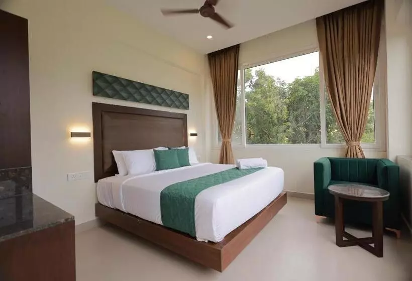 Hotelli Aavudai Grand