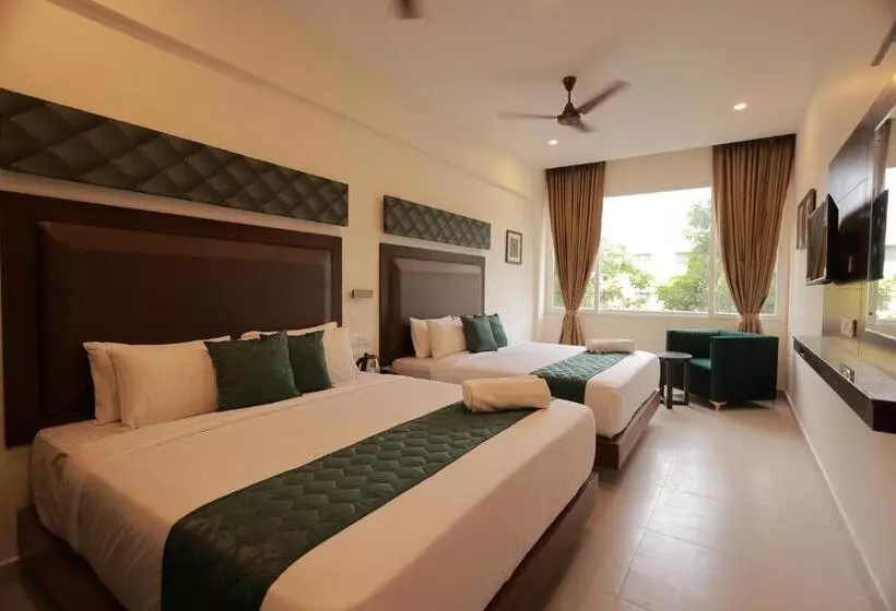 Hotelli Aavudai Grand