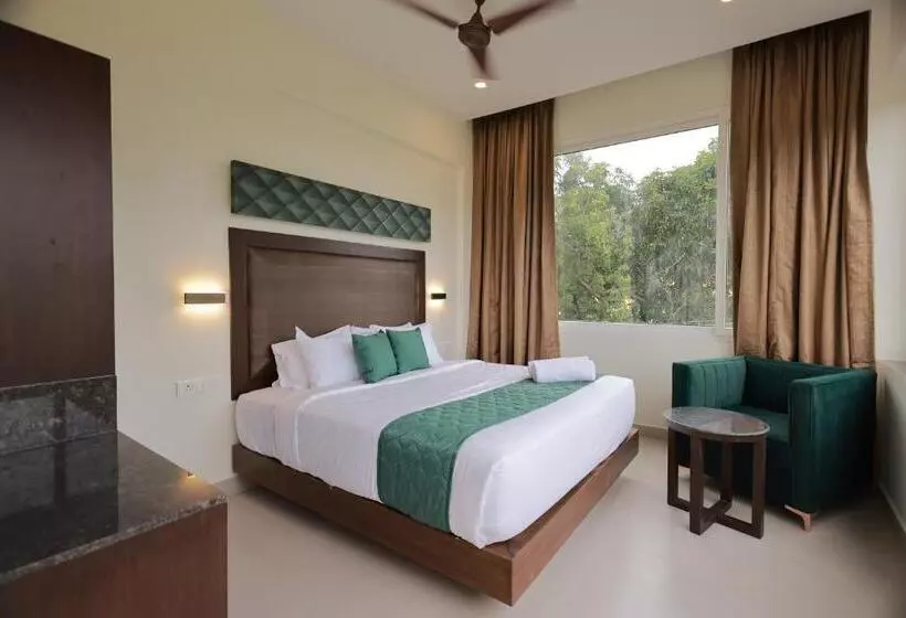 Hotelli Aavudai Grand