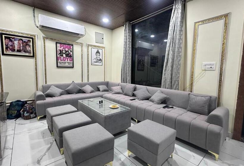 호텔 Blue Wind Palms Resorts And Stays