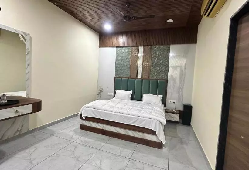 Hotelli Blue Wind Palms Resorts And Stays