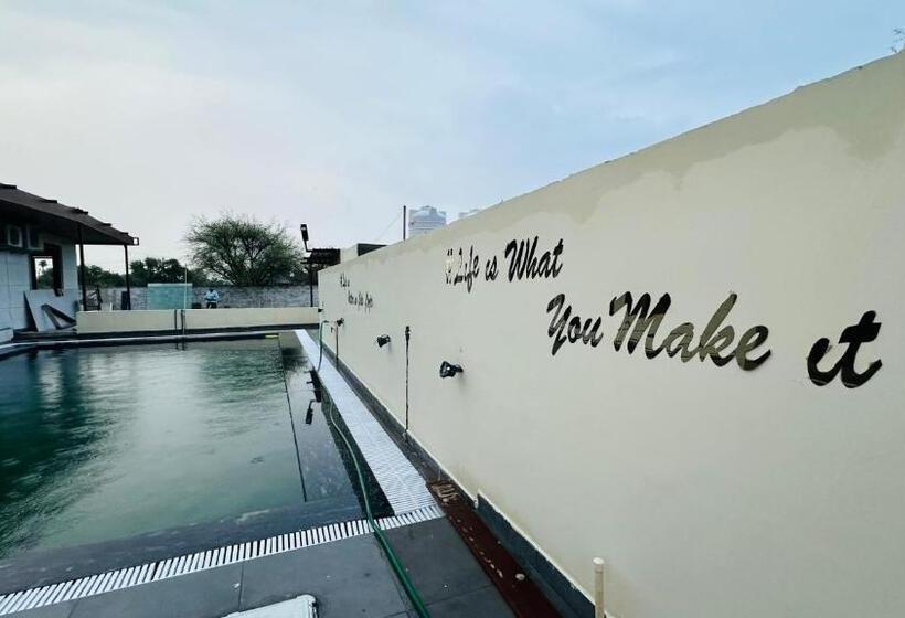 호텔 Blue Wind Palms Resorts And Stays