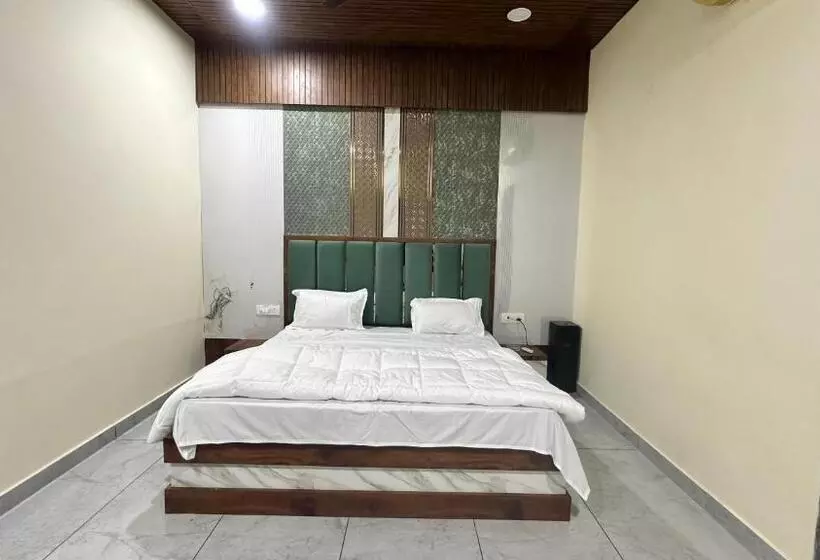 Hotelli Blue Wind Palms Resorts And Stays