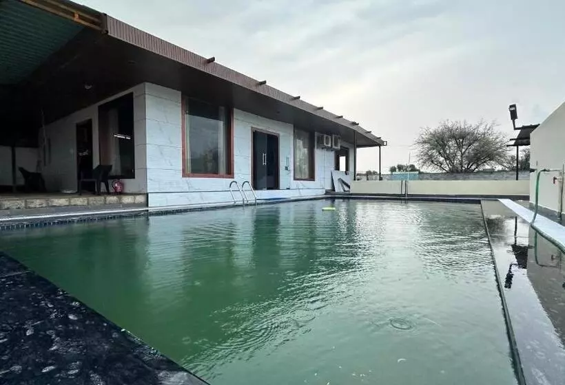 Hotelli Blue Wind Palms Resorts And Stays