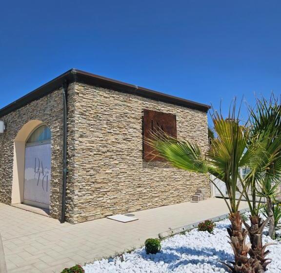 Отель Dada Suites And Sea