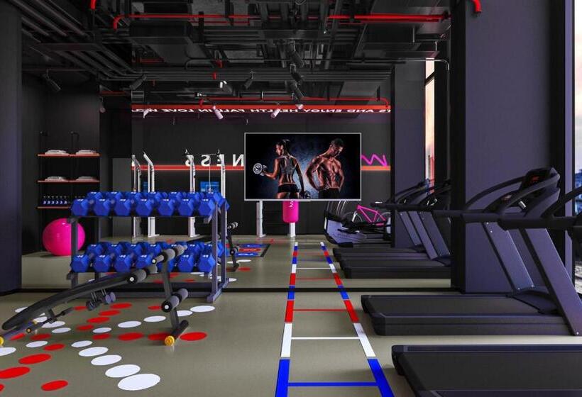 Отель Moxy Ningbo Old Bund