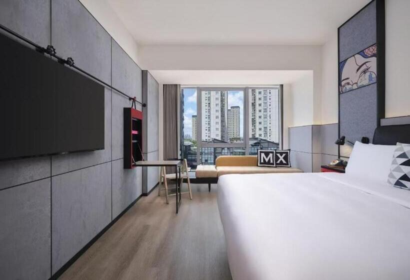 Отель Moxy Ningbo Old Bund