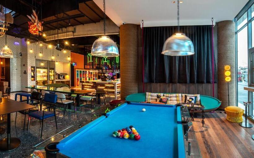 Отель Moxy Ningbo Old Bund