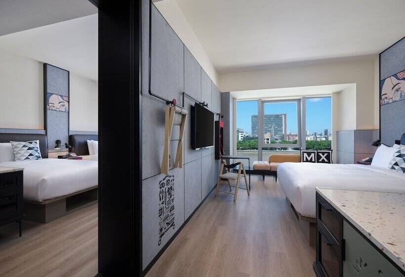 Отель Moxy Ningbo Old Bund