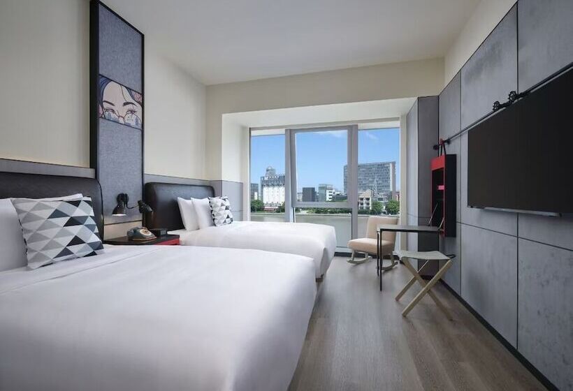 Отель Moxy Ningbo Old Bund