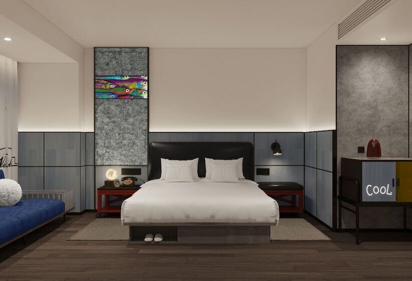 Отель Moxy Ningbo Old Bund