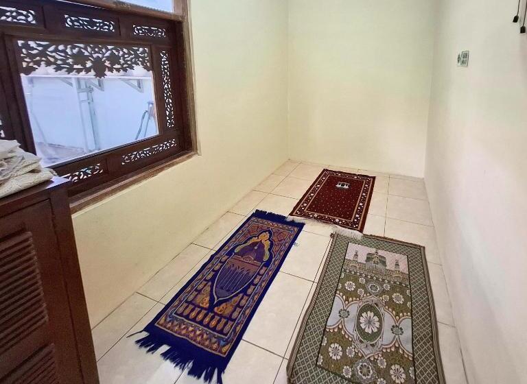 Szálloda Reddoorz Near Alun Alun Jepara