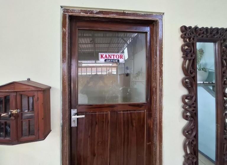 Szálloda Reddoorz Near Alun Alun Jepara