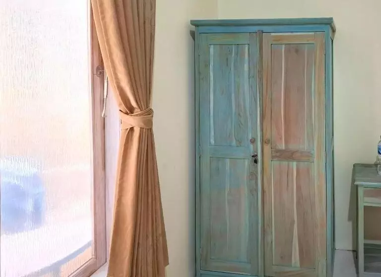 ホテル Reddoorz Near Alun Alun Jepara