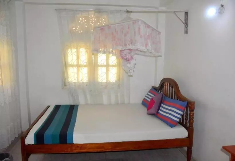 ペンション Pahan Guest Anuradhapura
