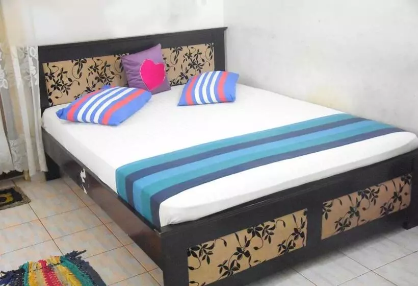ペンション Pahan Guest Anuradhapura
