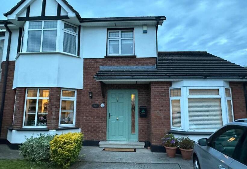 پانسیون The Cairns Drogheda