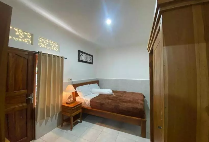 Majatalo Tunjung Kuning