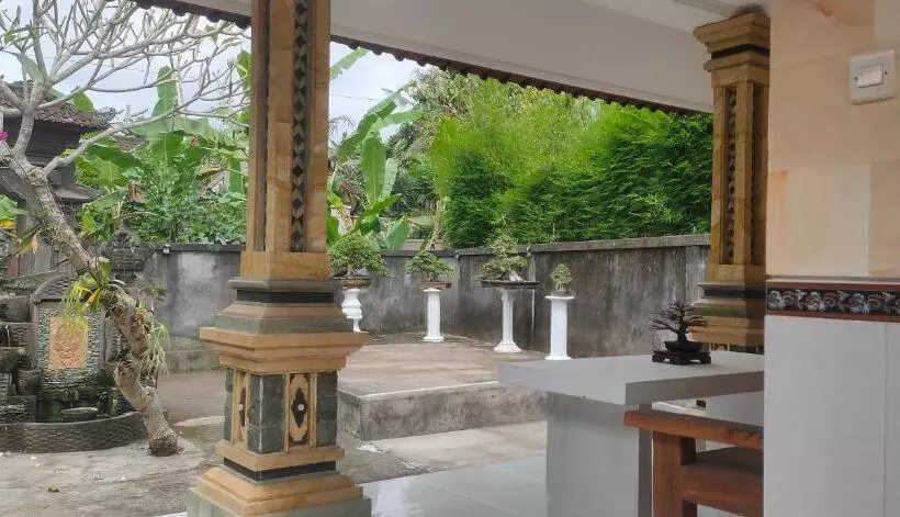 Majatalo Tunjung Kuning