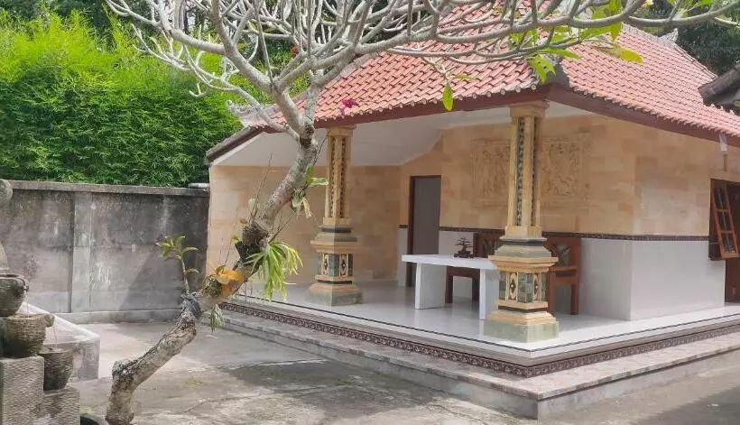 Majatalo Tunjung Kuning