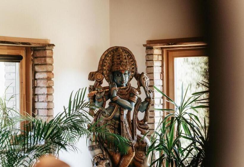 Shanti Resort & Deluxe Spa