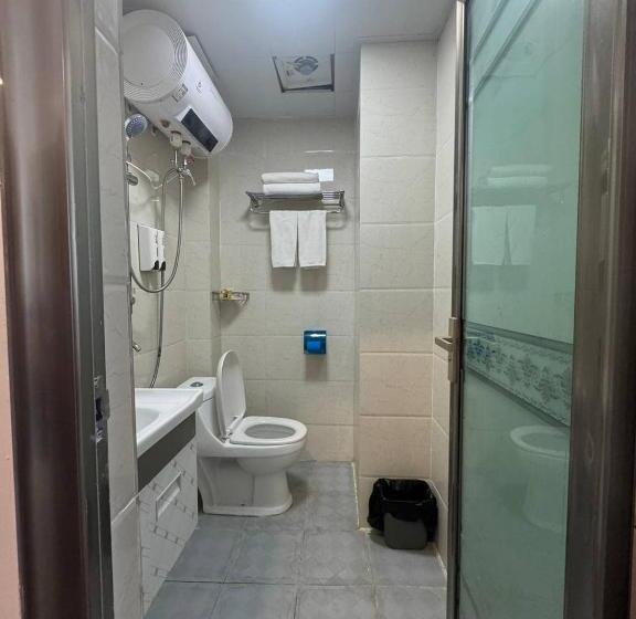 Hostel 皇冠快捷酒店