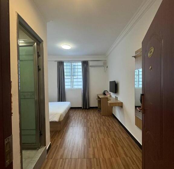 Hostel 皇冠快捷酒店