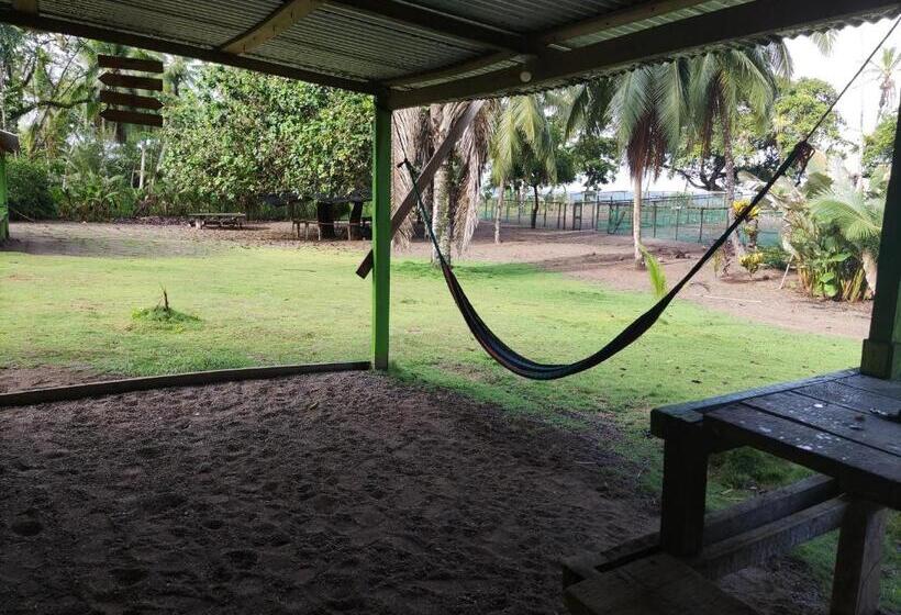 הוסטל Habitación Compartida Con Tres Comidas Incluidas Y Dos Horas De Electricidad Diarias