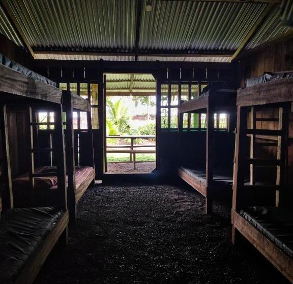 הוסטל Habitación Compartida Con Tres Comidas Incluidas Y Dos Horas De Electricidad Diarias