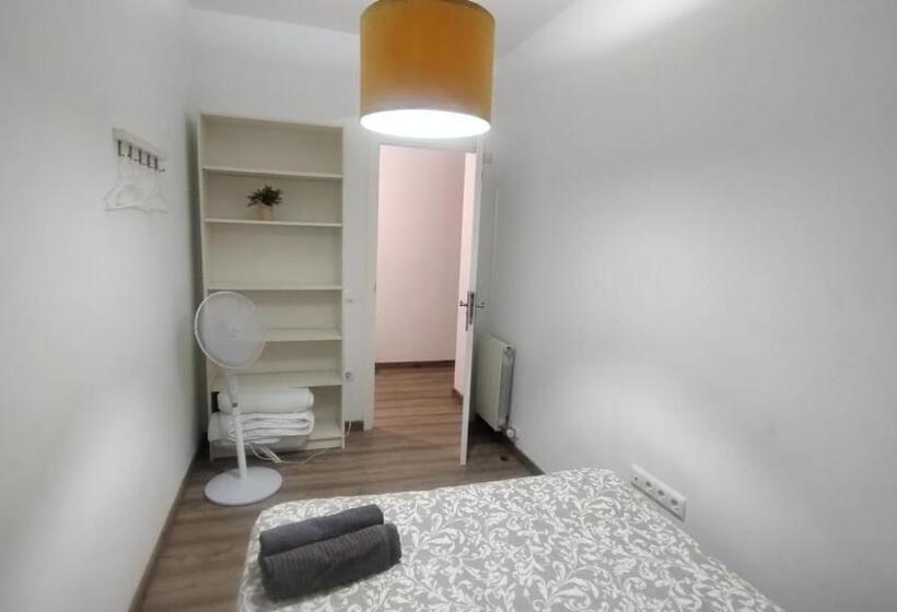 הוסטל Private Rooms Poble Sec