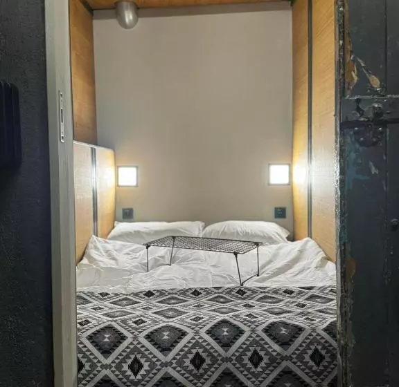 Swed Cab Embassy Hostel