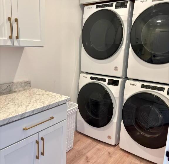 旅馆 The White Creek Inn