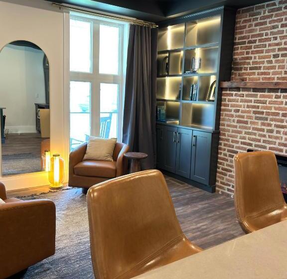 旅馆 The White Creek Inn