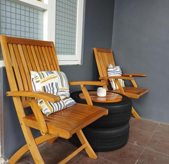 Bed and Breakfast Bromo Shelter Gsa