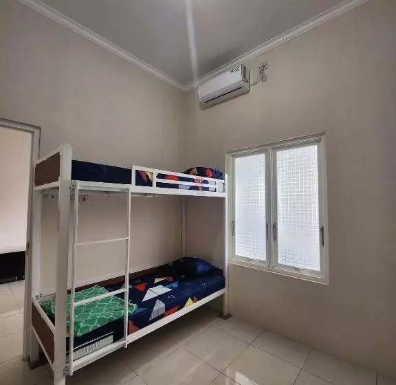 ベッドアンドブレックファースト Bromo Shelter Gsa