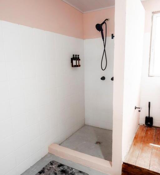 مبيت وإفطار La Caribena Beach House Bocas Del Toro, Isla Colón, Panamá