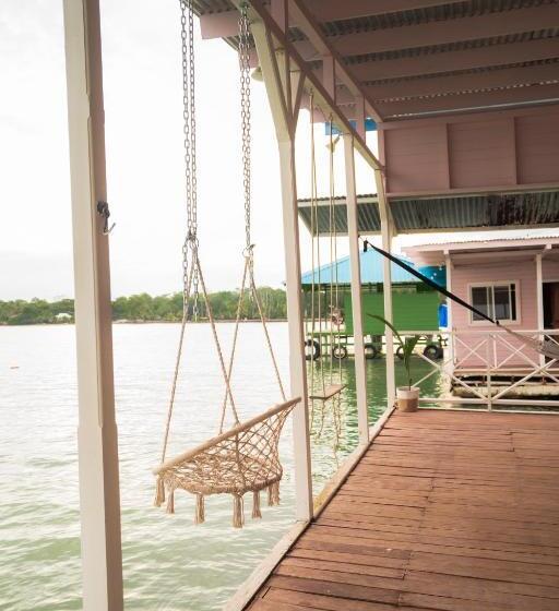 مبيت وإفطار La Caribena Beach House Bocas Del Toro, Isla Colón, Panamá