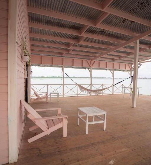 مبيت وإفطار La Caribena Beach House Bocas Del Toro, Isla Colón, Panamá