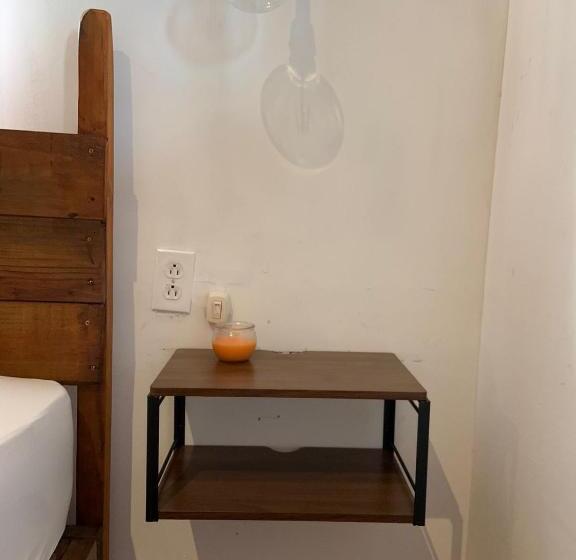 مبيت وإفطار La Caribena Beach House Bocas Del Toro, Isla Colón, Panamá