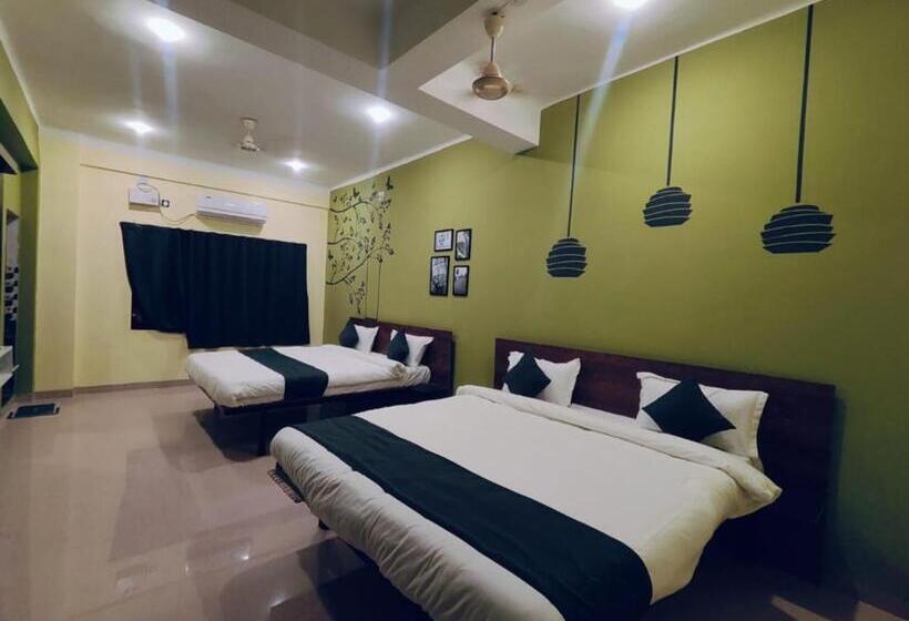 Hotell Emerald Euphoria The Luxury Stay Near Infocity Best Seller