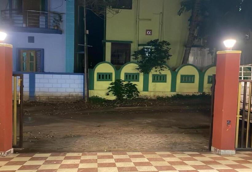 Hotell Emerald Euphoria The Luxury Stay Near Infocity Best Seller