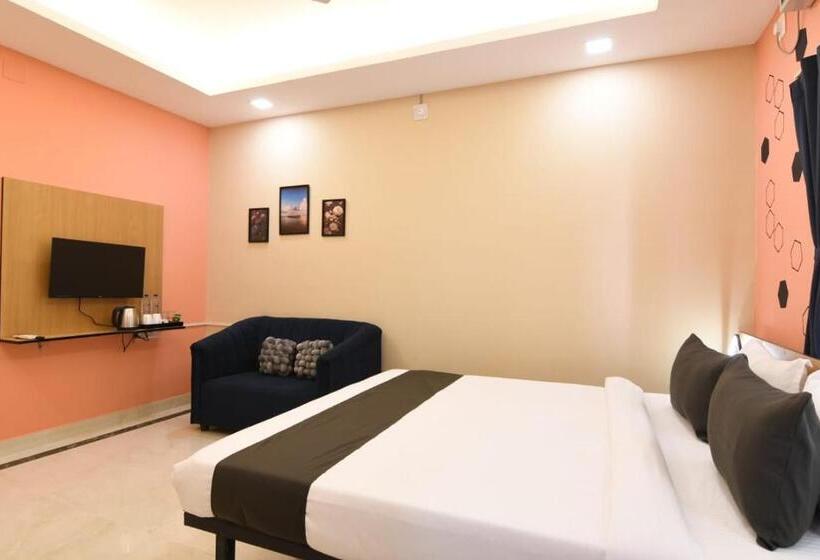 Hotell Emerald Euphoria The Luxury Stay Near Infocity Best Seller