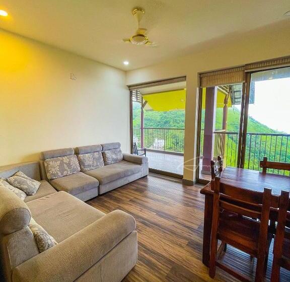 בית מלון כפרי Honey Comb